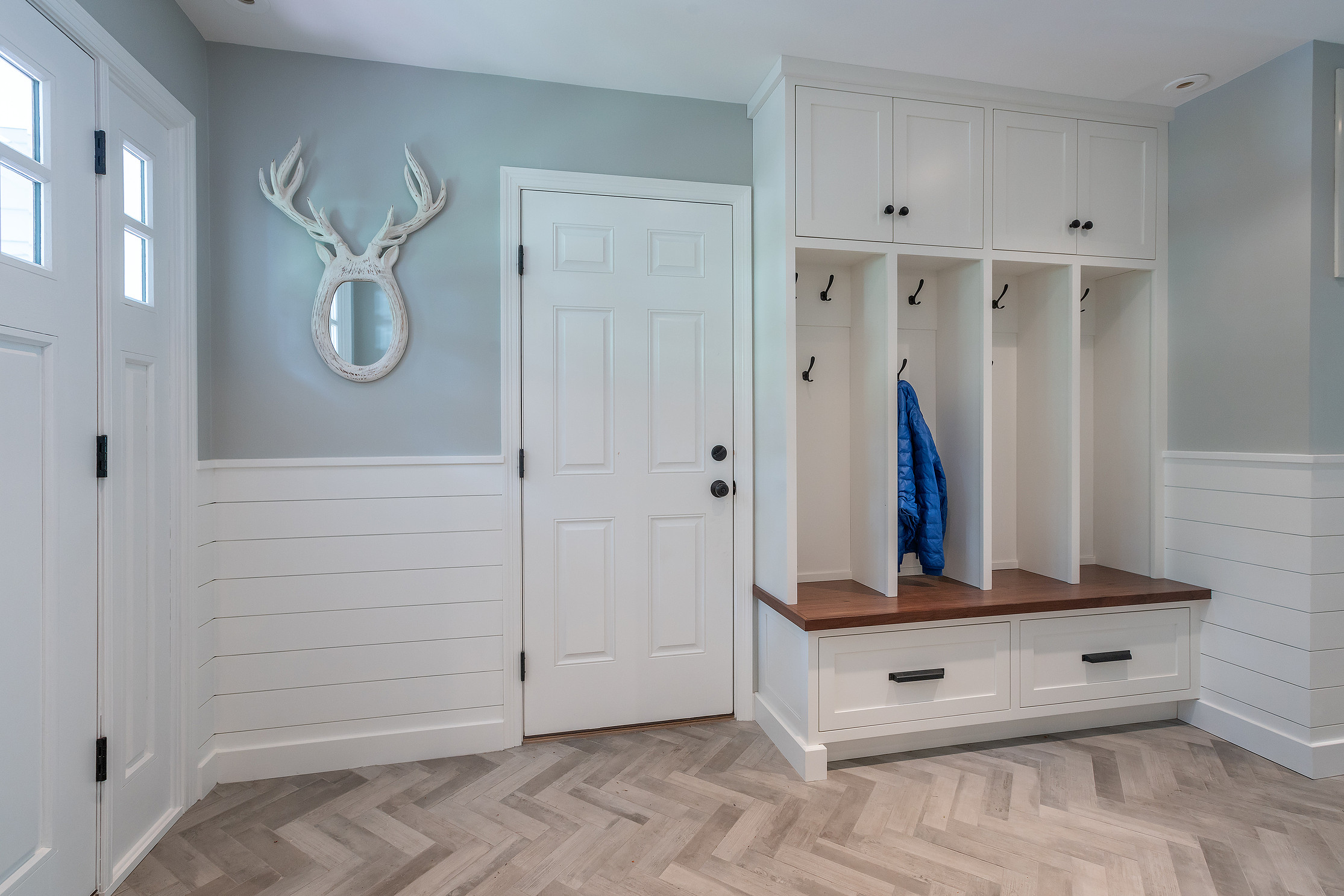 mudroom entry and cubbies in wayland, massachusetts
