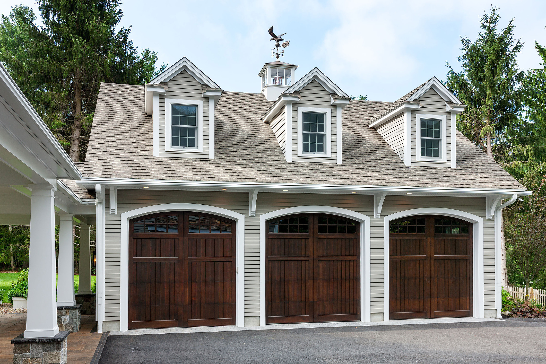 new carriage house addition in medfield, massachusetts
