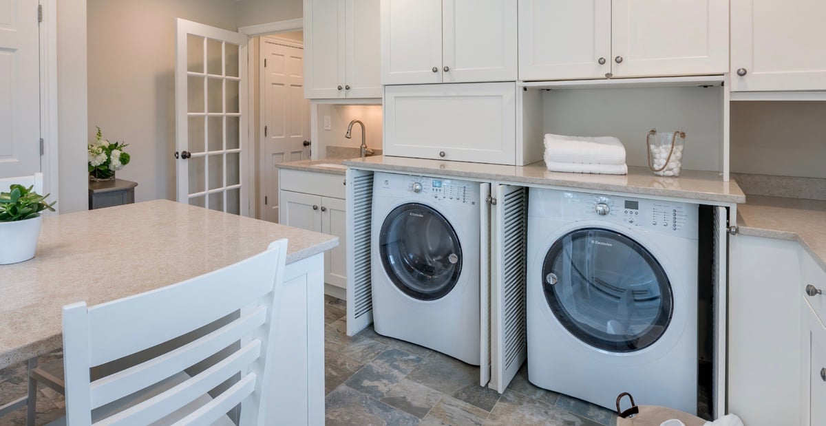 kitchen-with-washer-dryer