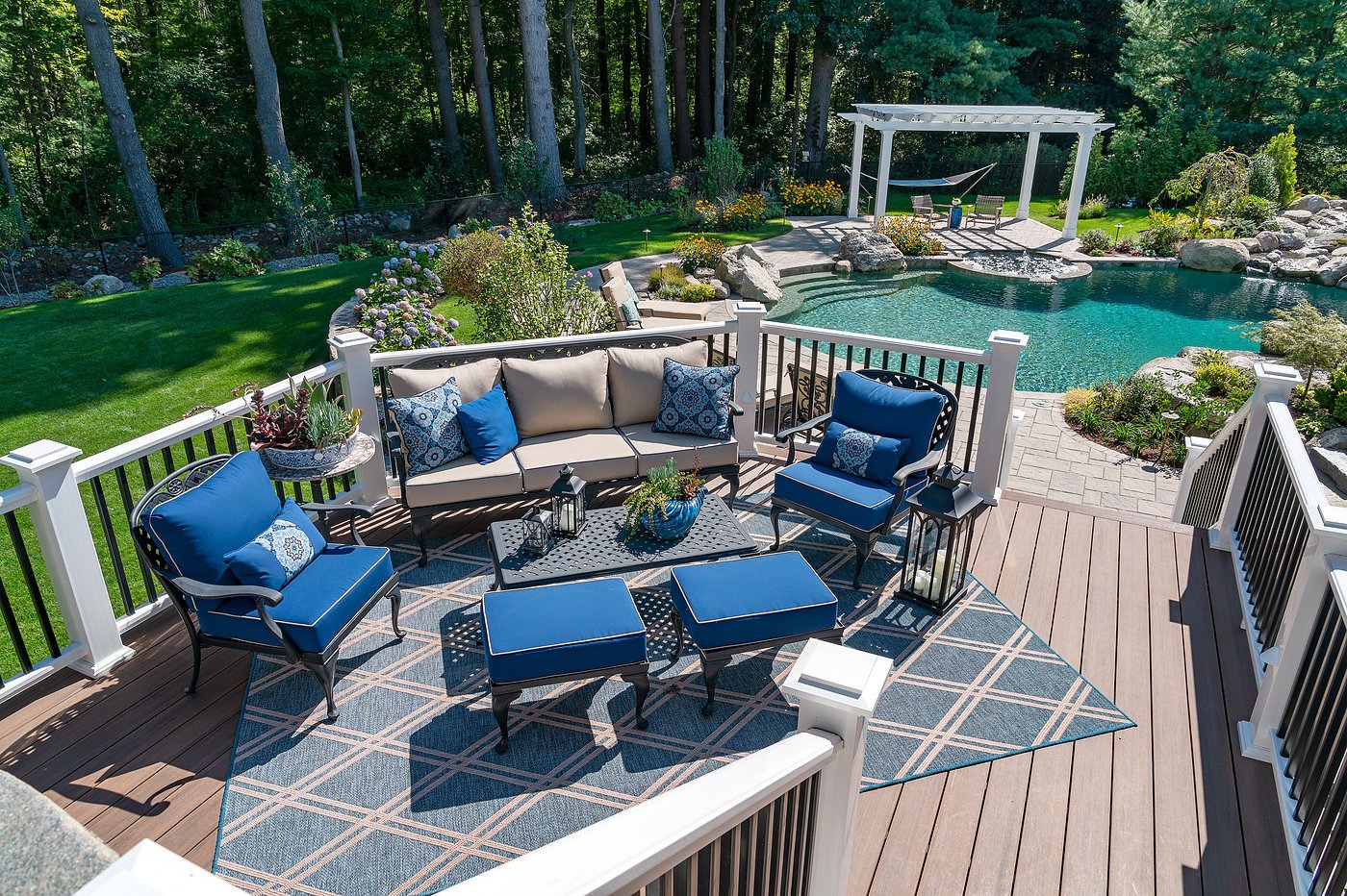 How to create a backyard entertainment area for family and friends’ social enjoyment